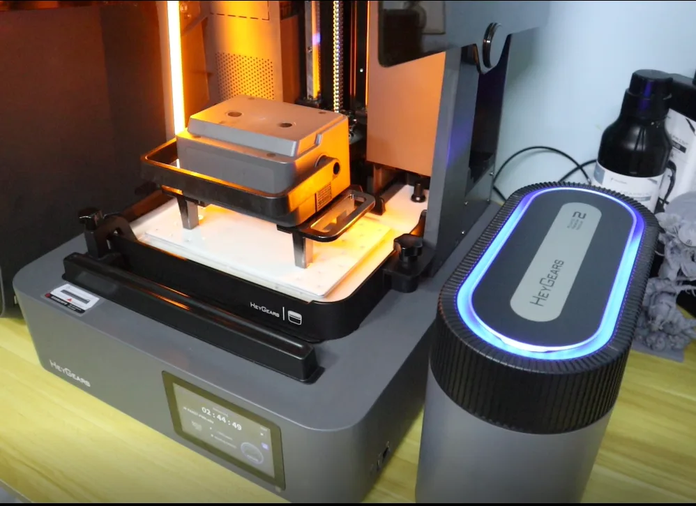 HeyGears Reflex 2 paired with Pulsing Release Module 2 to print PAH270 heat-resistant molding resin