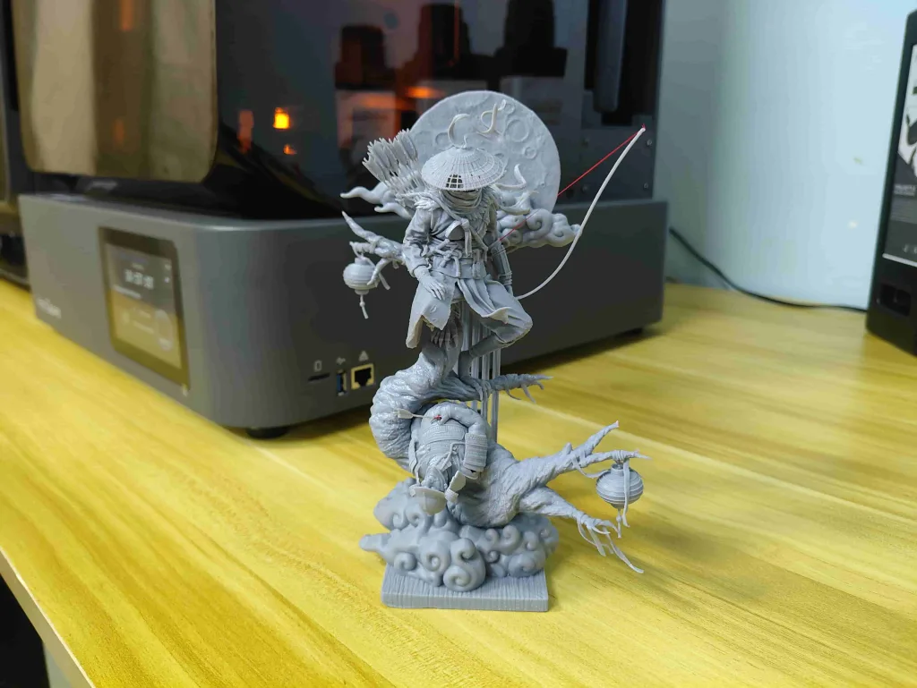 Finely detailed miniature model printed by HeyGears Reflex 2