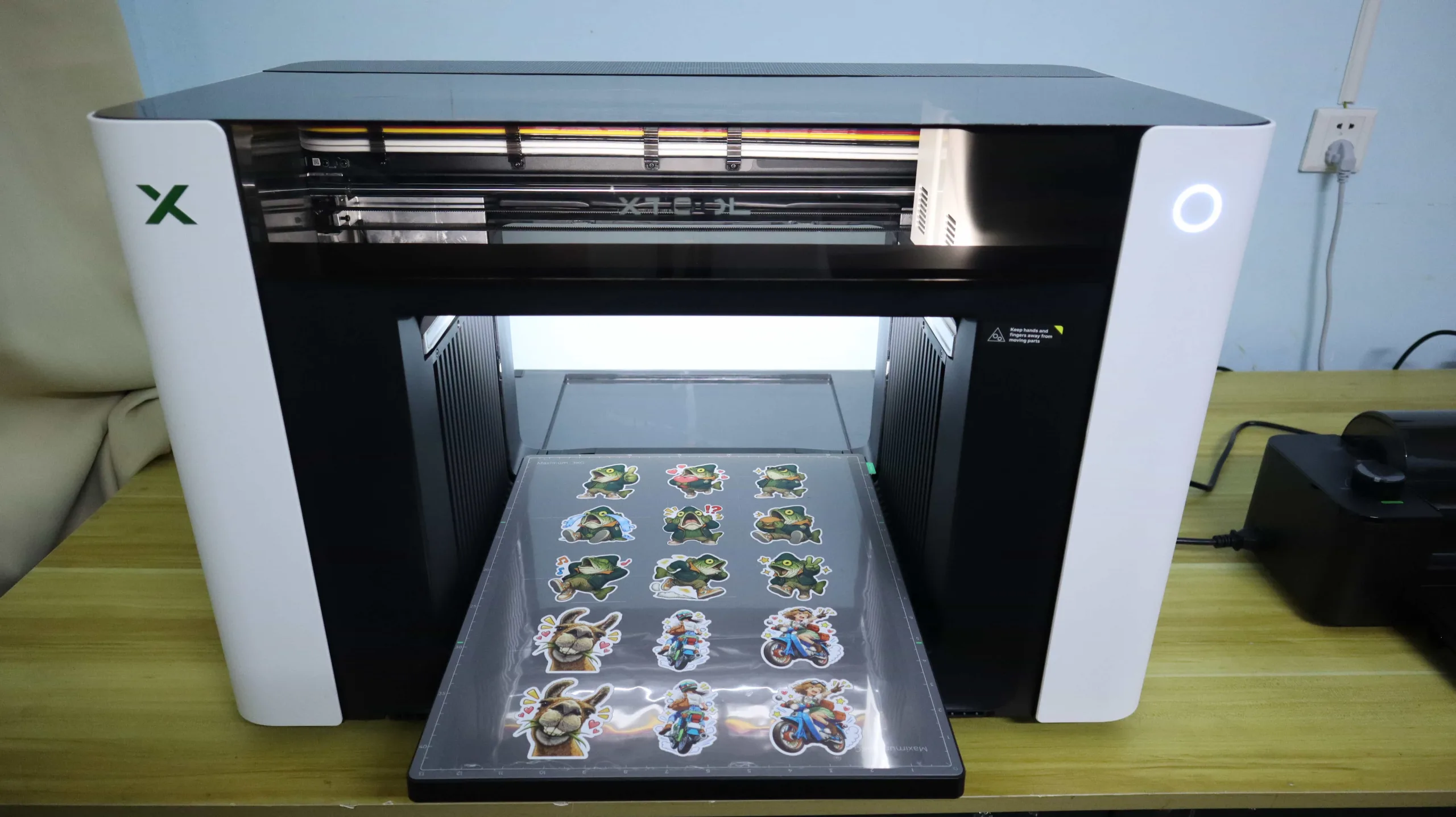 How to Make UV DTF Stickers with xTool O1 Omni & LM1 (Step-by-Step)